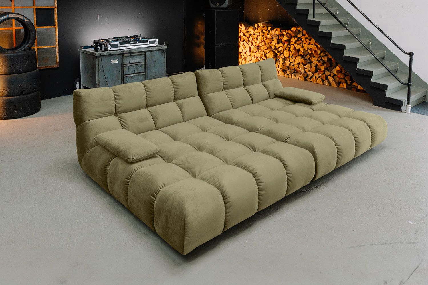 KAWOLA Big Sofa VIVIEN Velvet oliv