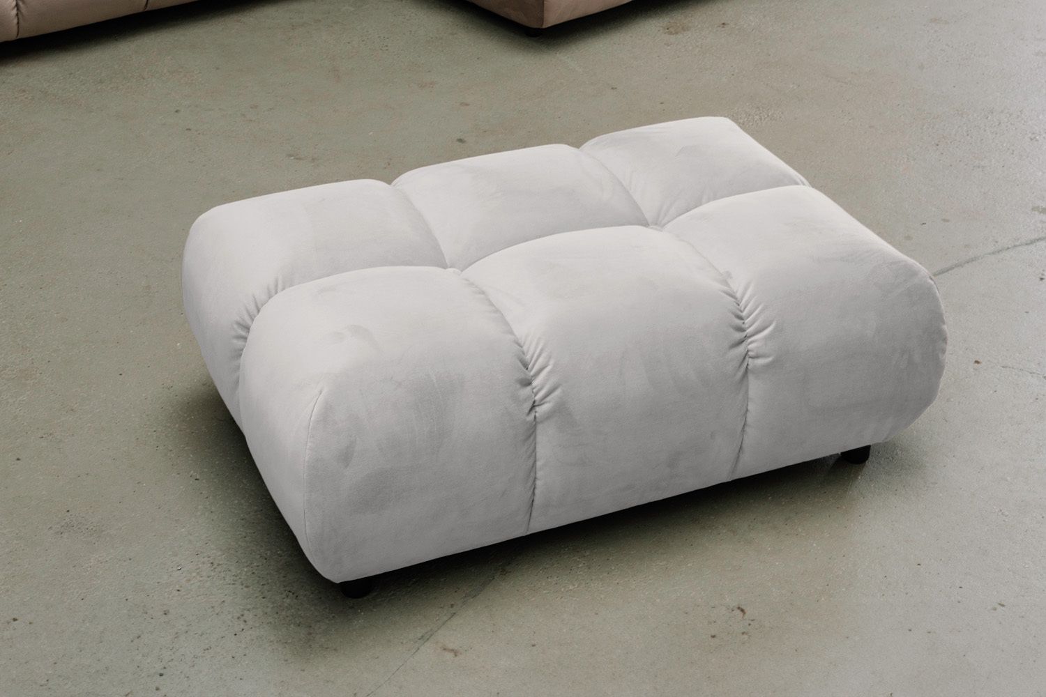 KAWOLA Polsterhocker VIVIEN Hockerbank Velvet silber
