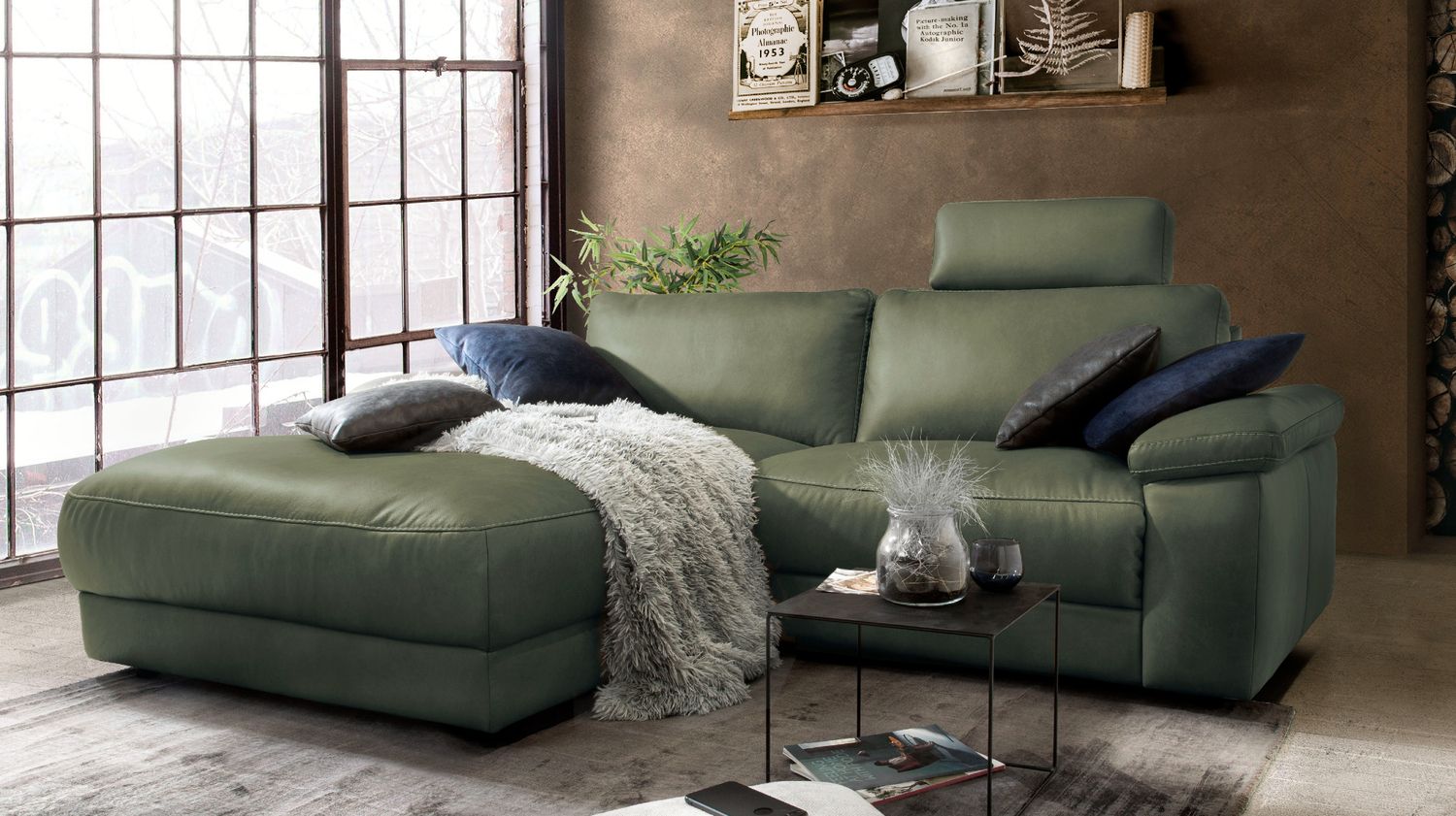KAWOLA Sofa LOLA Ecksofa Leder moosgrün mit motorischer Relaxfunktion