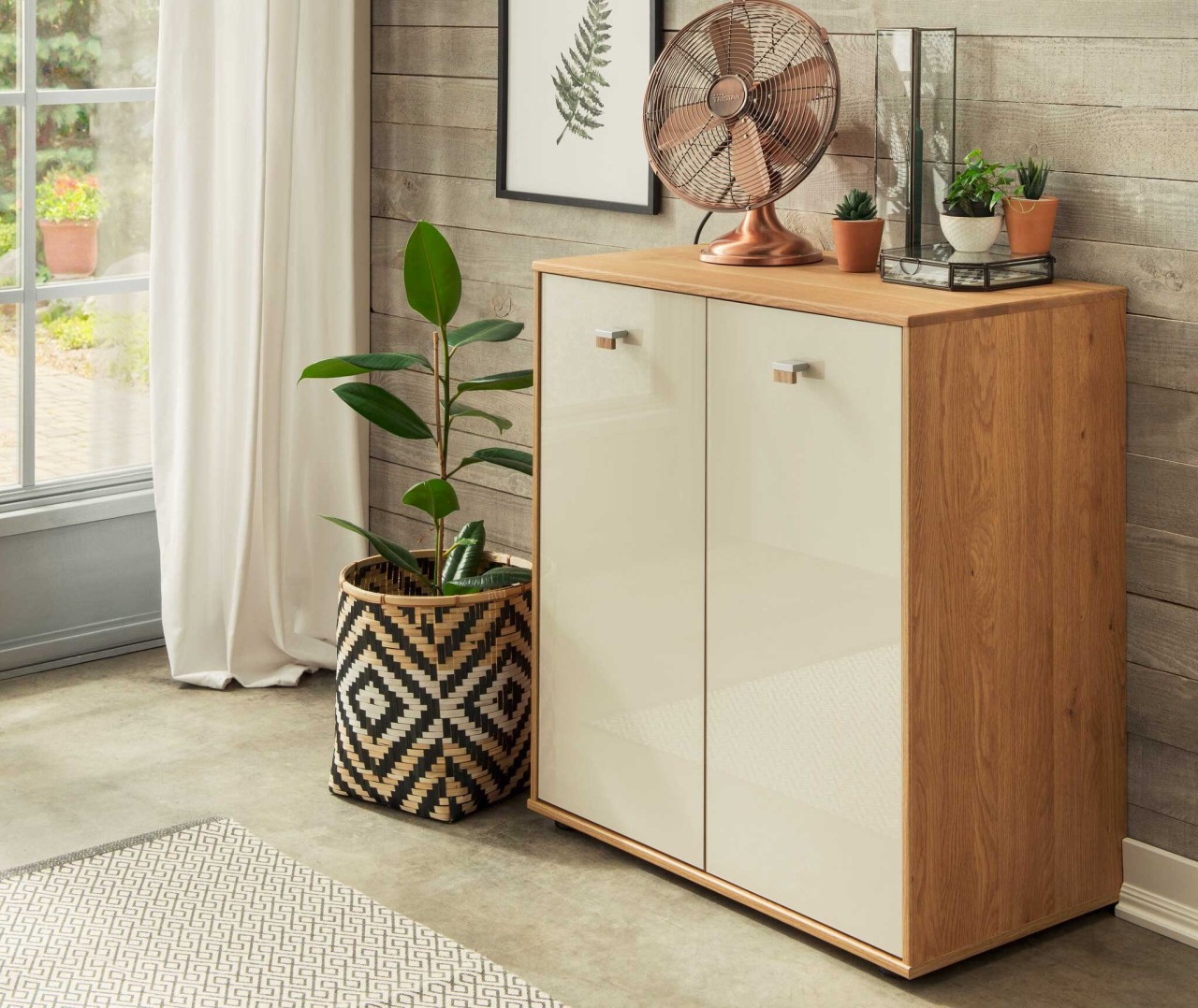 Kiruna Kommode mit Türen