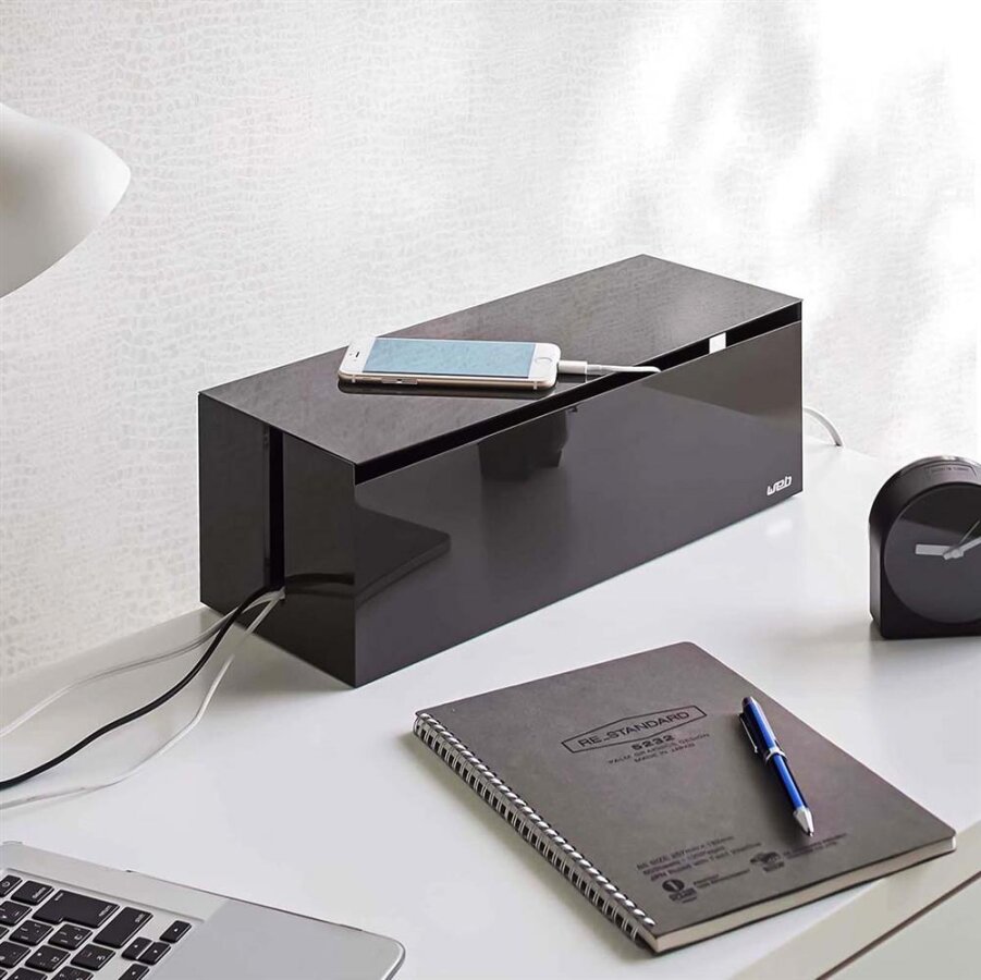 Yamazaki Kabelbox staubfrei 40x14x15cm Kunststoff schwarz. Die ideale Lösung für ein ordentliches Kabelmanagement in Ihrem Büro oder Wohnzimmer.