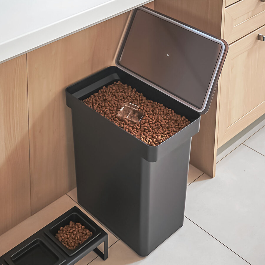 Futtertonne Hund für 12 kg Hundefutter, luftdicht, für Trockenfutter, modernes Design, mit Messbecher, 41x42x24cm 'Tower', schwarz YAMAZAKI HOME