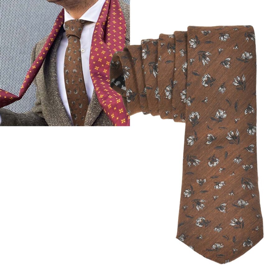 Sir Redman Krawatte Herren florales Muster 8x148cm Baumwoll-Mix braun. Ein stilvoller Blickfang für Hochzeiten und festliche Anlässe im modernen Desig
