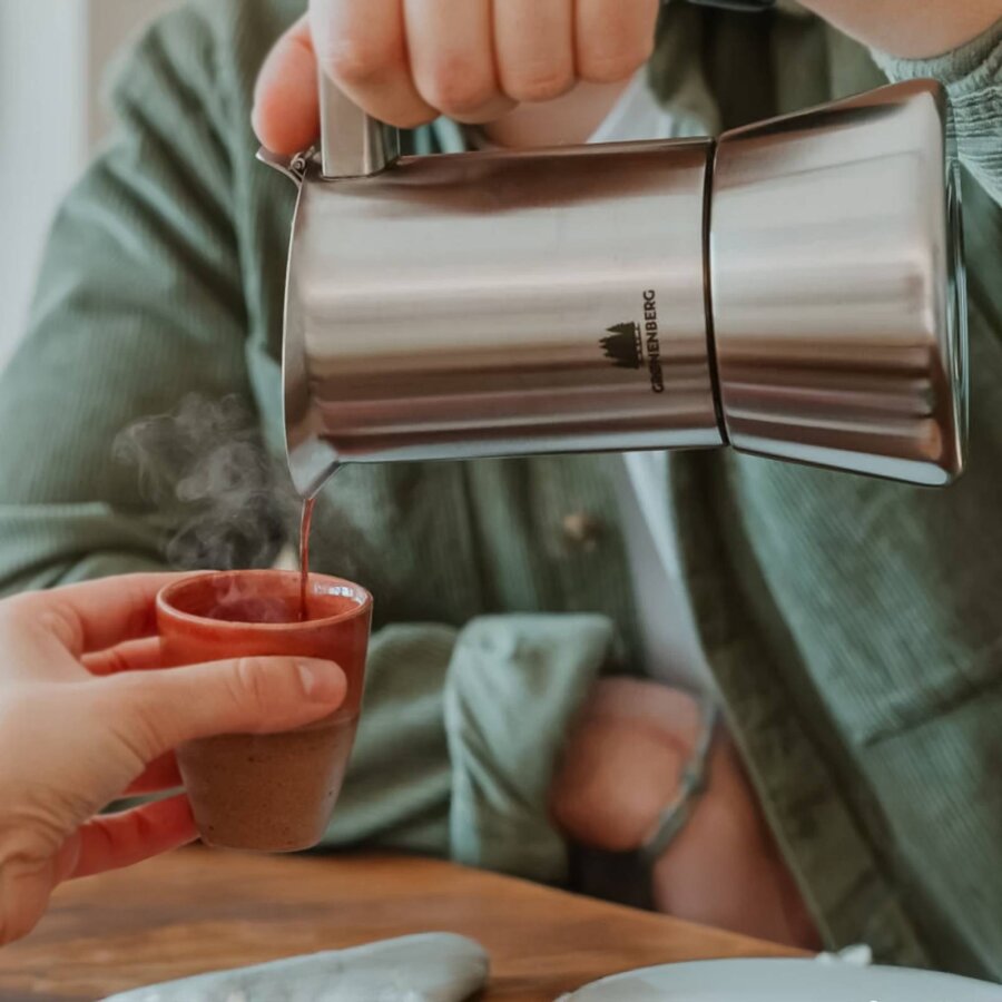 Espressokocher induktionsgeeignet 6 Tassen Metall silber 300ml | Gronenberg. Hochwertiger Kaffeebereiter für Camping Vanlife und alle Herdarten.