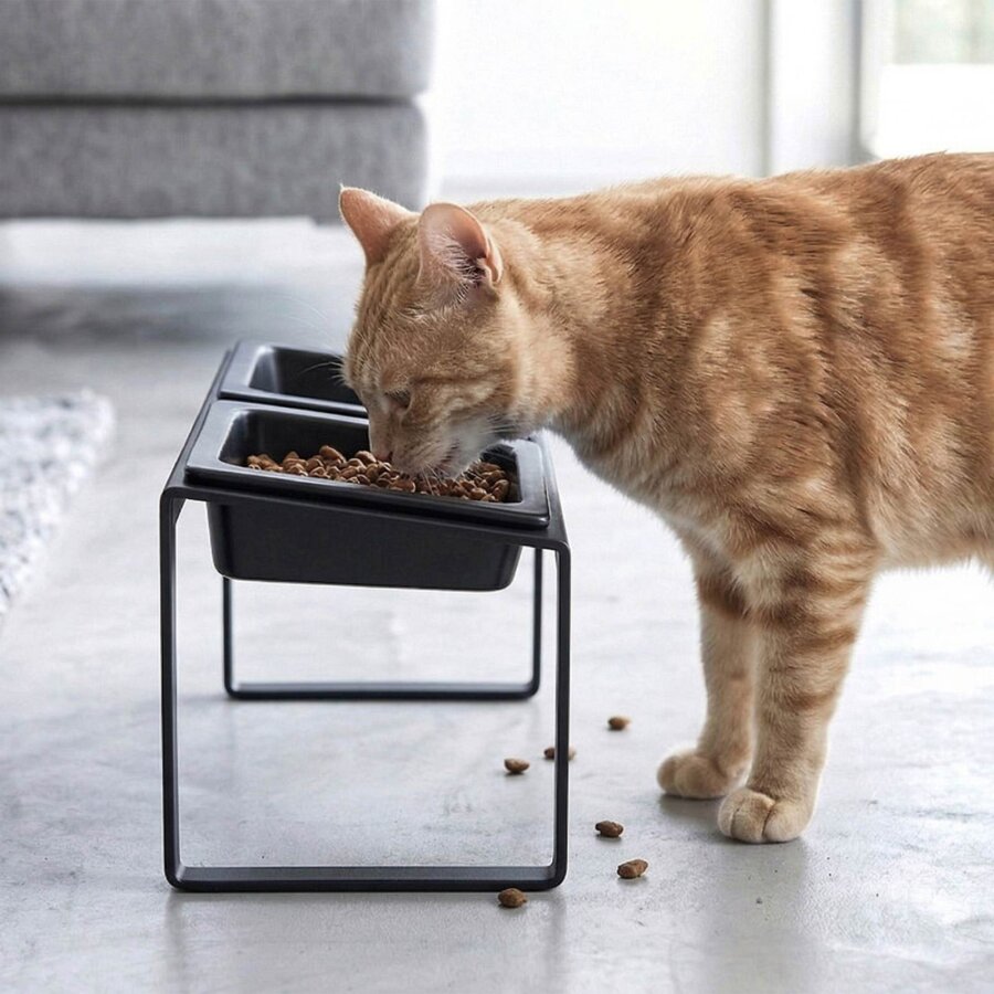 Yamazaki Doppelnapf-Set Anti-Schling-Funktion Nooks 29x18x16cm Metall schwarz | Ergonomische Futterstation für Katzen und kleine Hunde zur Fütterung.