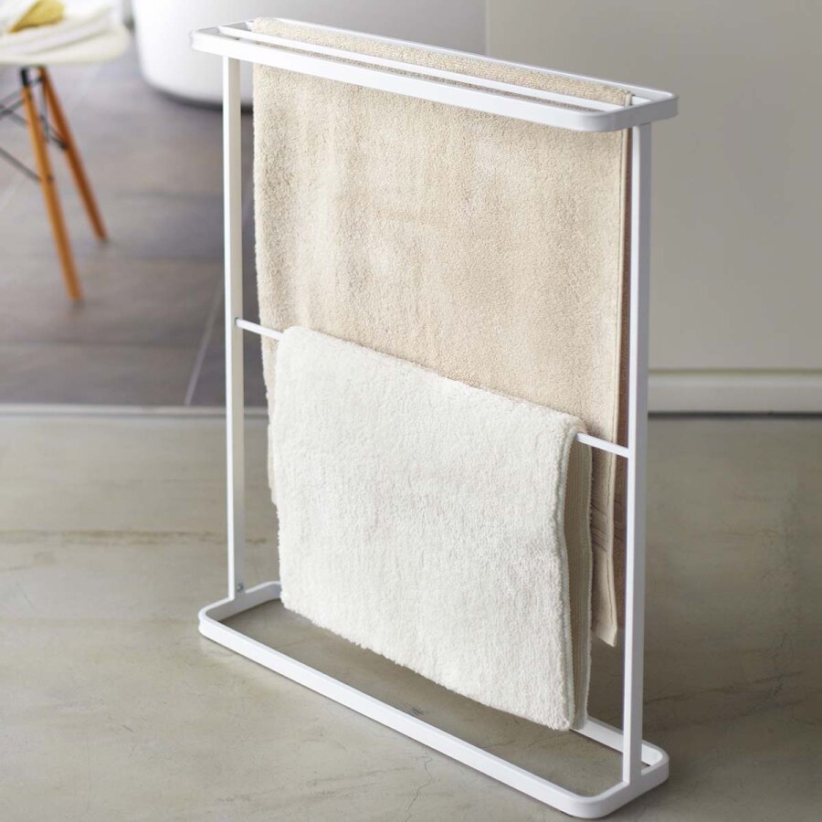 Handtuchhalter weiß stehend Bad freistehend schmal 65x75x15cm 'Tower', Handtuchständer modern, Handtuchablage Bad, Handtuchaufhänger YAMAZAKI HOME