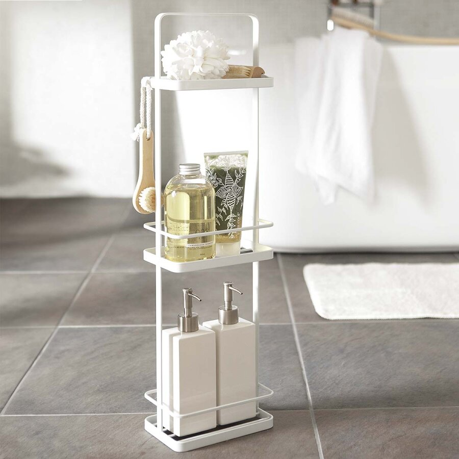 Yamazaki Badregal schmal stehend 3 Ebenen 18x12cm Metall weiß. Schaffen Sie skandinavische Leichtigkeit und klare Strukturen in Ihrem Badezimmer.