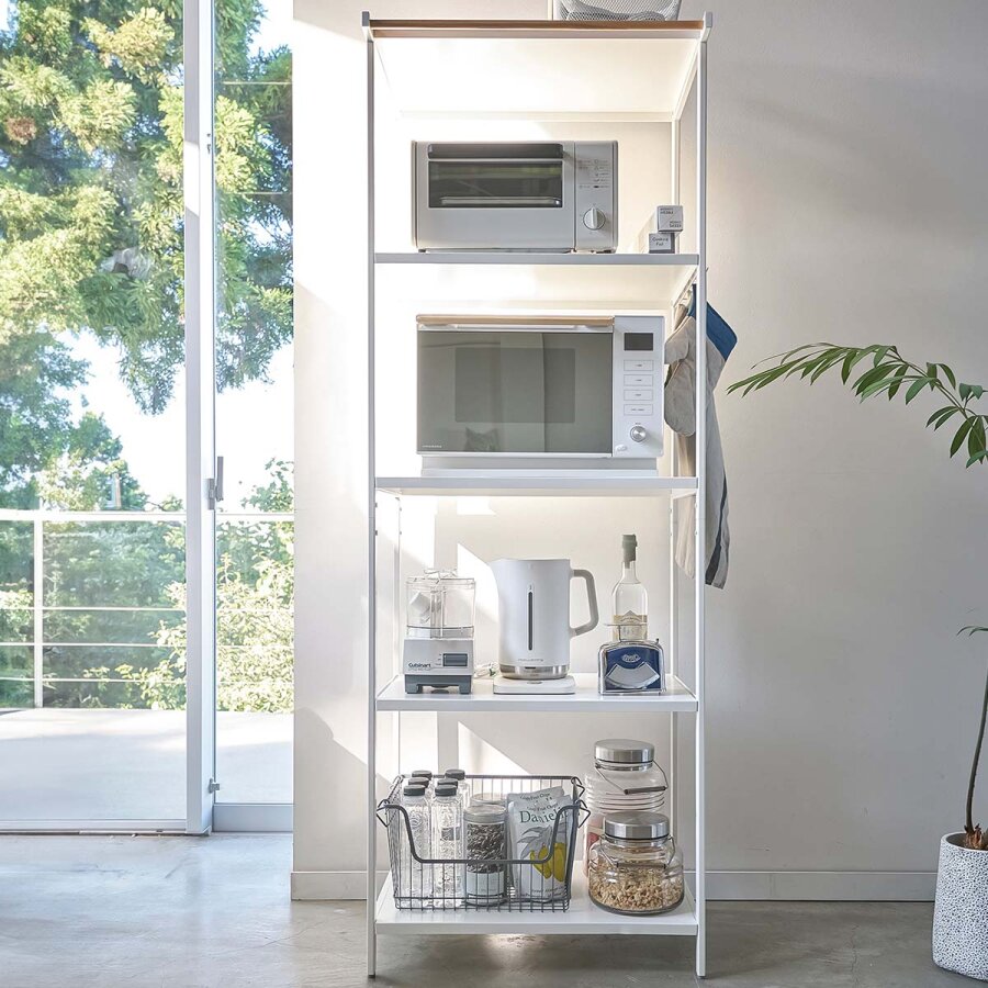 Yamazaki Küchenregal stehend 5 Ebenen 60x170x46,5cm Metall weiß 03599. Hohes Standregal schafft vertikalen Stauraum für Küchengeräte und Vorräte.