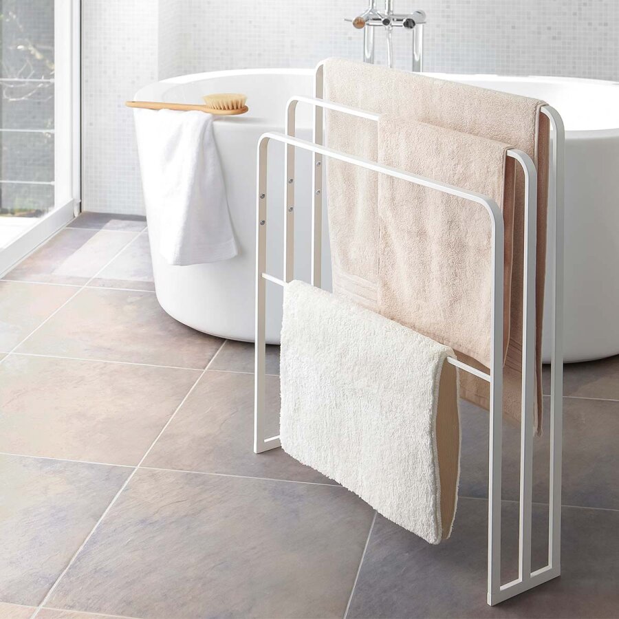Handtuchhalter stehend Bad freistehend schmal 70x81x14cm Yamazaki Home 'Tower' weiß