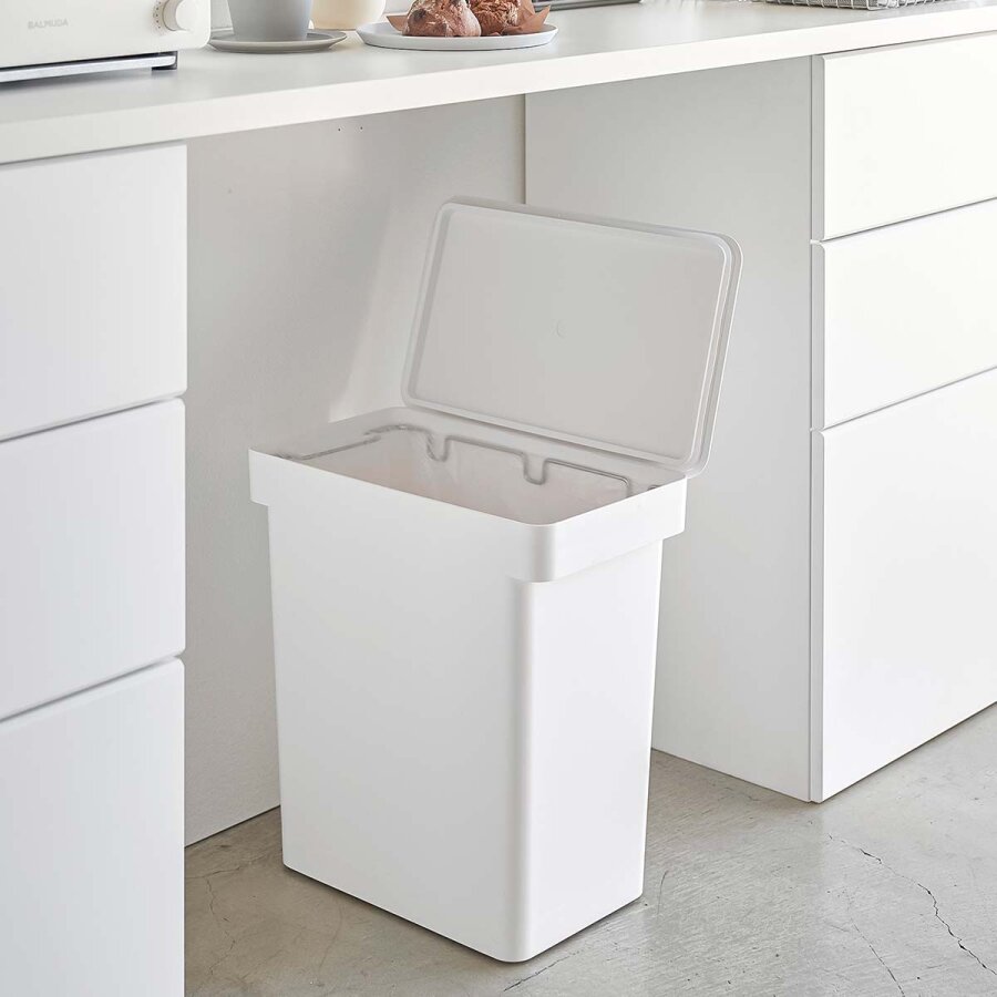 Yamazaki Home Mülleimer luftdicht 41x42x24cm 'Tower', verhindert Gerüche, hält Abälle sicher verschlussen, 25 Liter Volumen, weiß