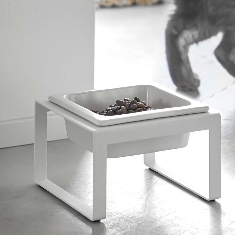 Yamazaki Futternapf erhöht ergonomisch 15x15,5x10cm Metall Keramik weiß. Eine gesunde Futterstation für eine natürliche Körperhaltung kleiner Haustier