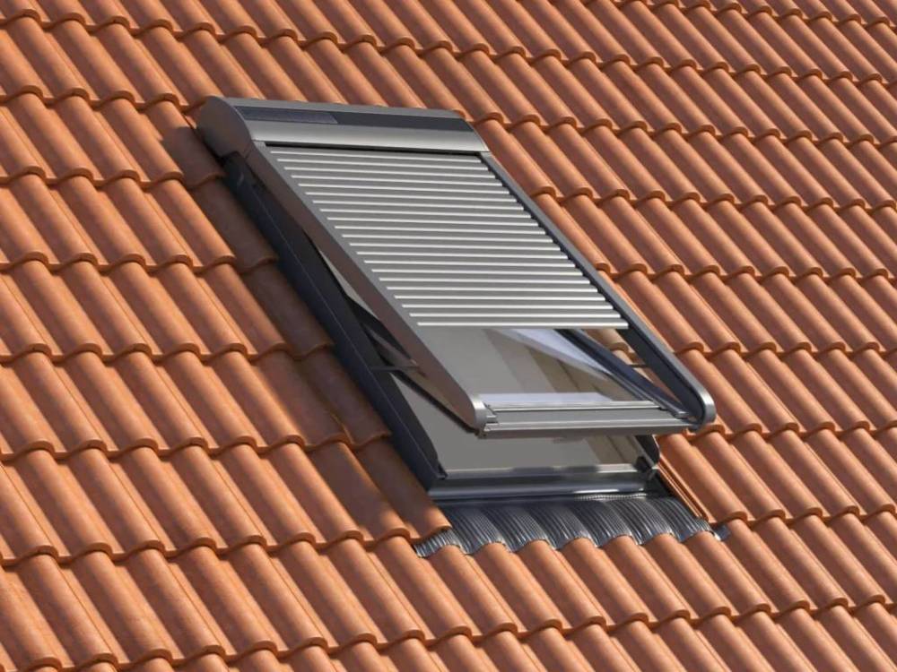 VELUX Gruppe Solar Rollladen  Dachfenster RoofLite Sparpaket SunProtectSolar' mit Eindeckrahmen'
