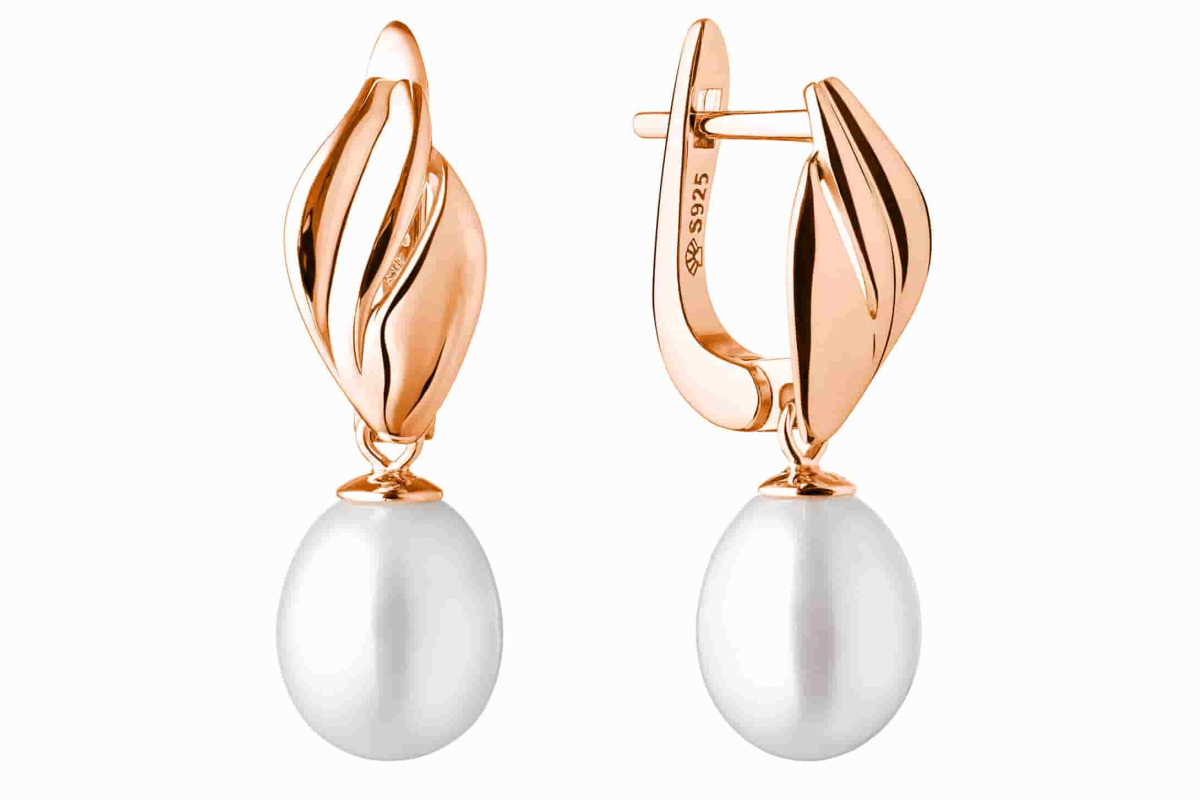 Gaura Pearls Perlenohrringe - weiß, reis, 9 mm, 585 Roségold plattiert
