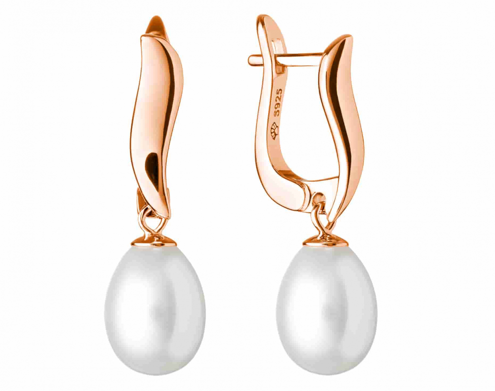 Eleganter Perlenohrring weiß reisförmig 8-8.5 mm, Roségold 585 plattiert, Engl Verschluss, Gaura Pearls, Estland