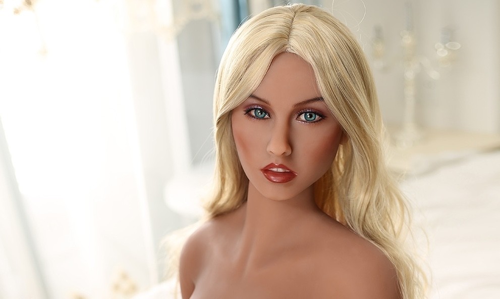 Sexpuppe Noémie- 158 cm E Cup, inkl. Gel gefüllter Brust & Standfunktion, Auf Lager!