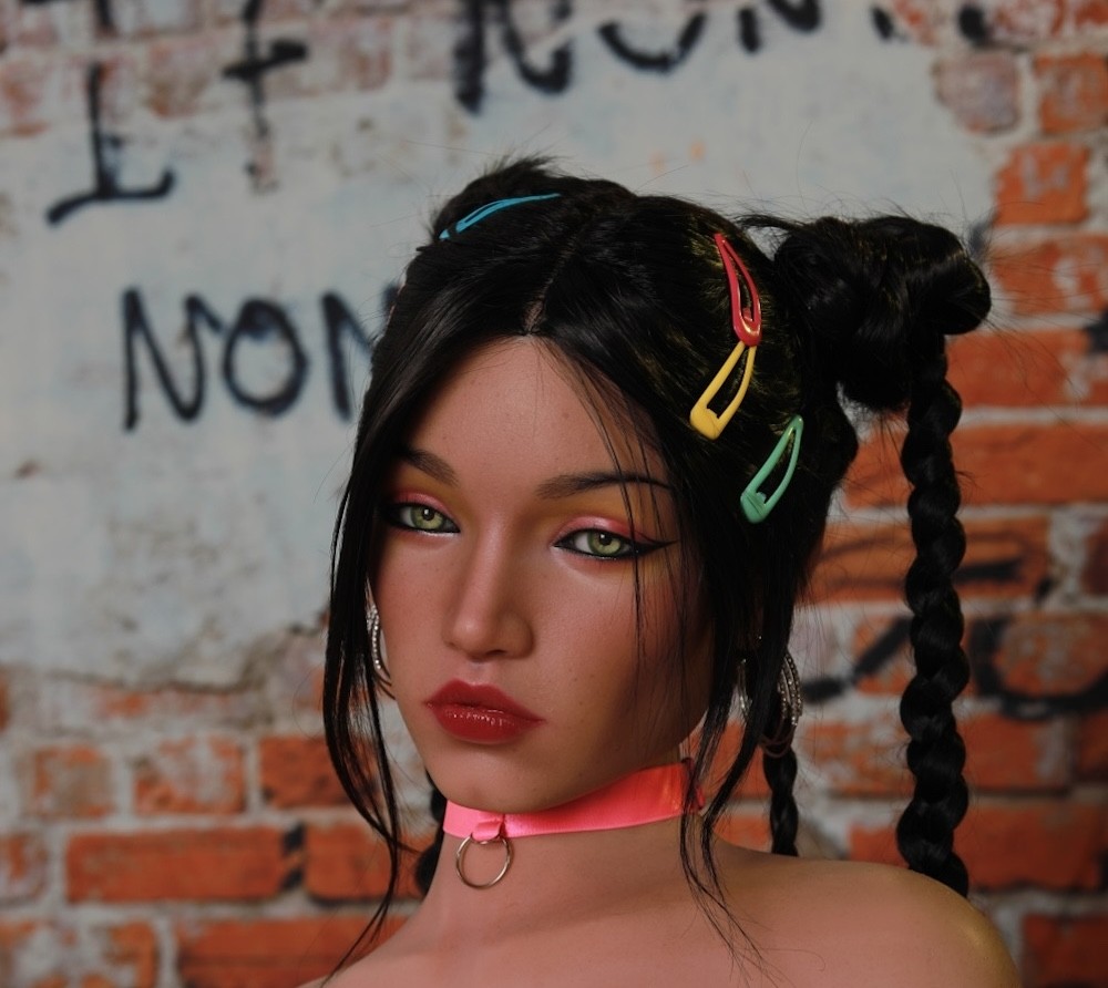 Silikon Sexpuppe Noémie