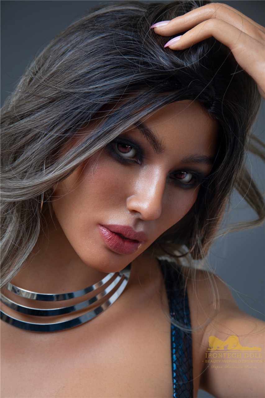 Silikon Sexpuppe Eléonore