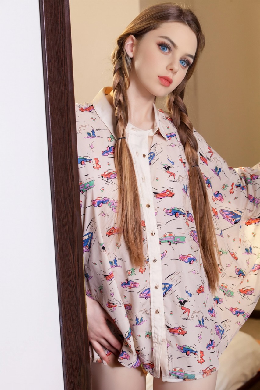 Sexpuppe Julika-160 cm A Cup, inkl. Gel gefüllter Brust & Standfunktion, Auf Lager!