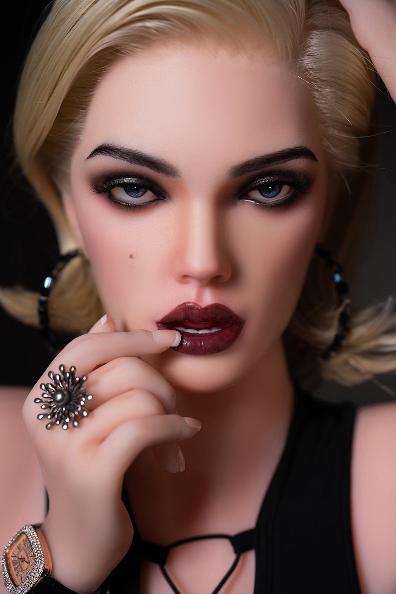 Sexpuppe Rachelle mit beweglichem Kiefer