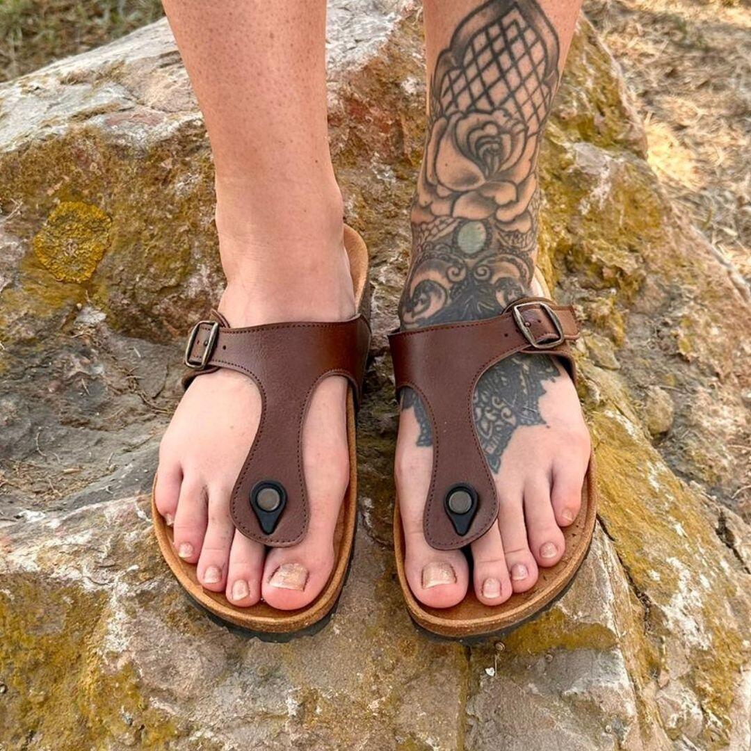 Shoezuu Toe Post Sandalen nut 45