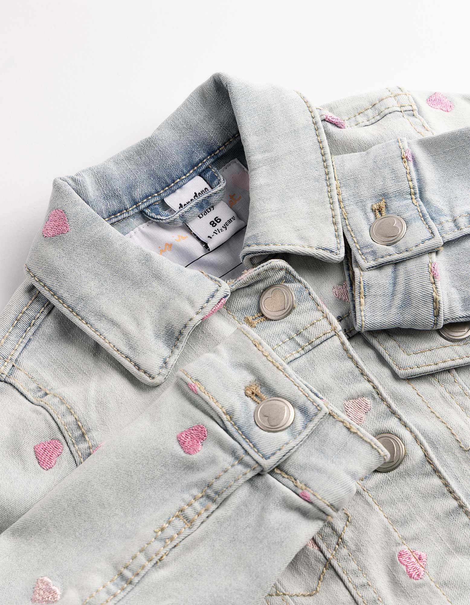 Jeansjacke - Stickereien - hellblau