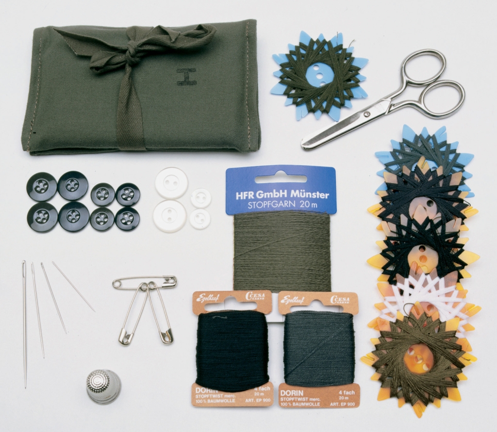 Bundeswehr Nähzeug mit Zubehör neuwertig