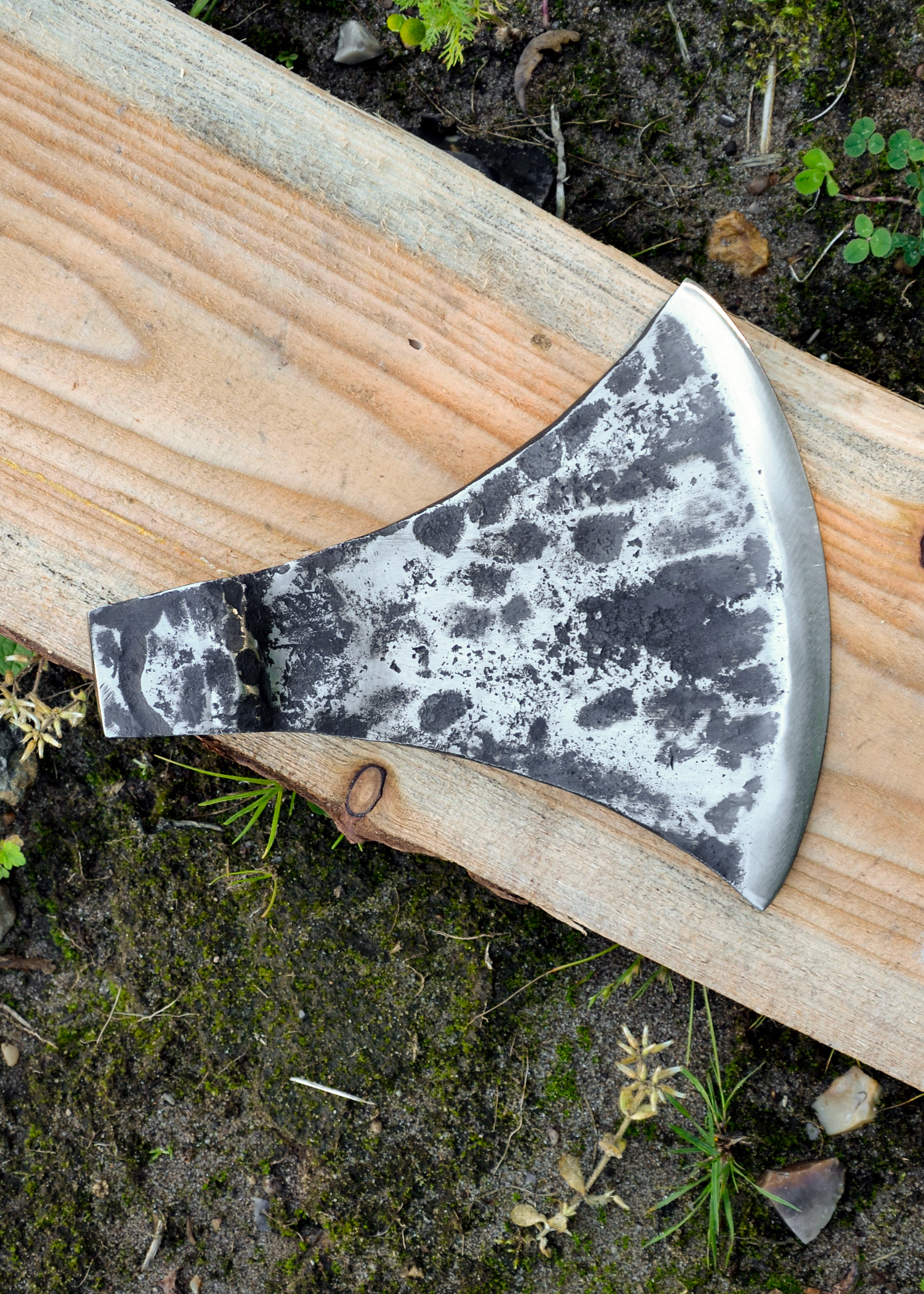 Schweres Mittelalter-Axtblatt scharf Altersnachweis