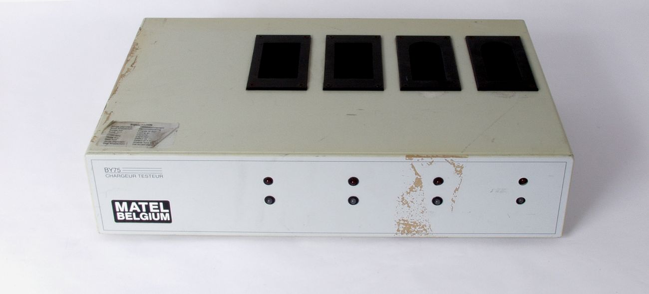 MATEL Ladestation für Funkgerät und Akku gebraucht