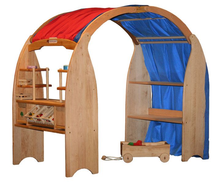 Schöllner Holz Spielhaus geschlossen