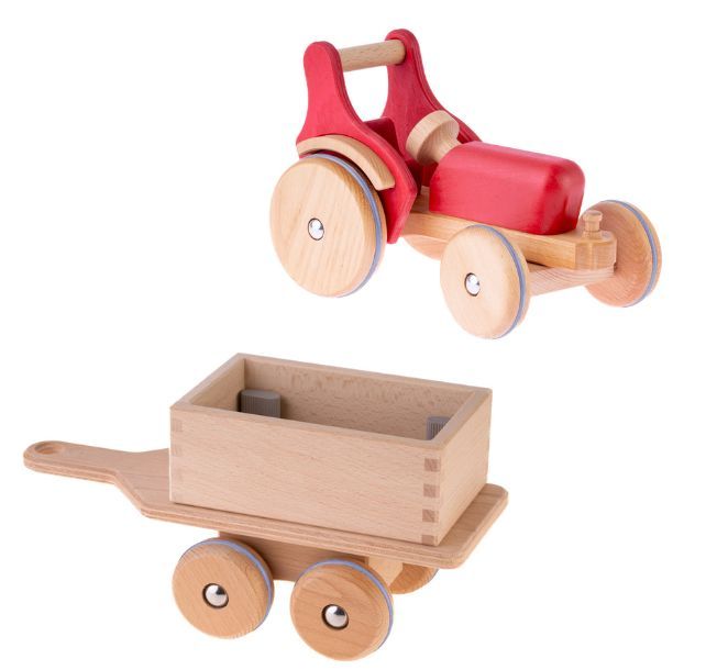 Roter Holz Traktor mit Anhänger Ferdinand Dynamiko