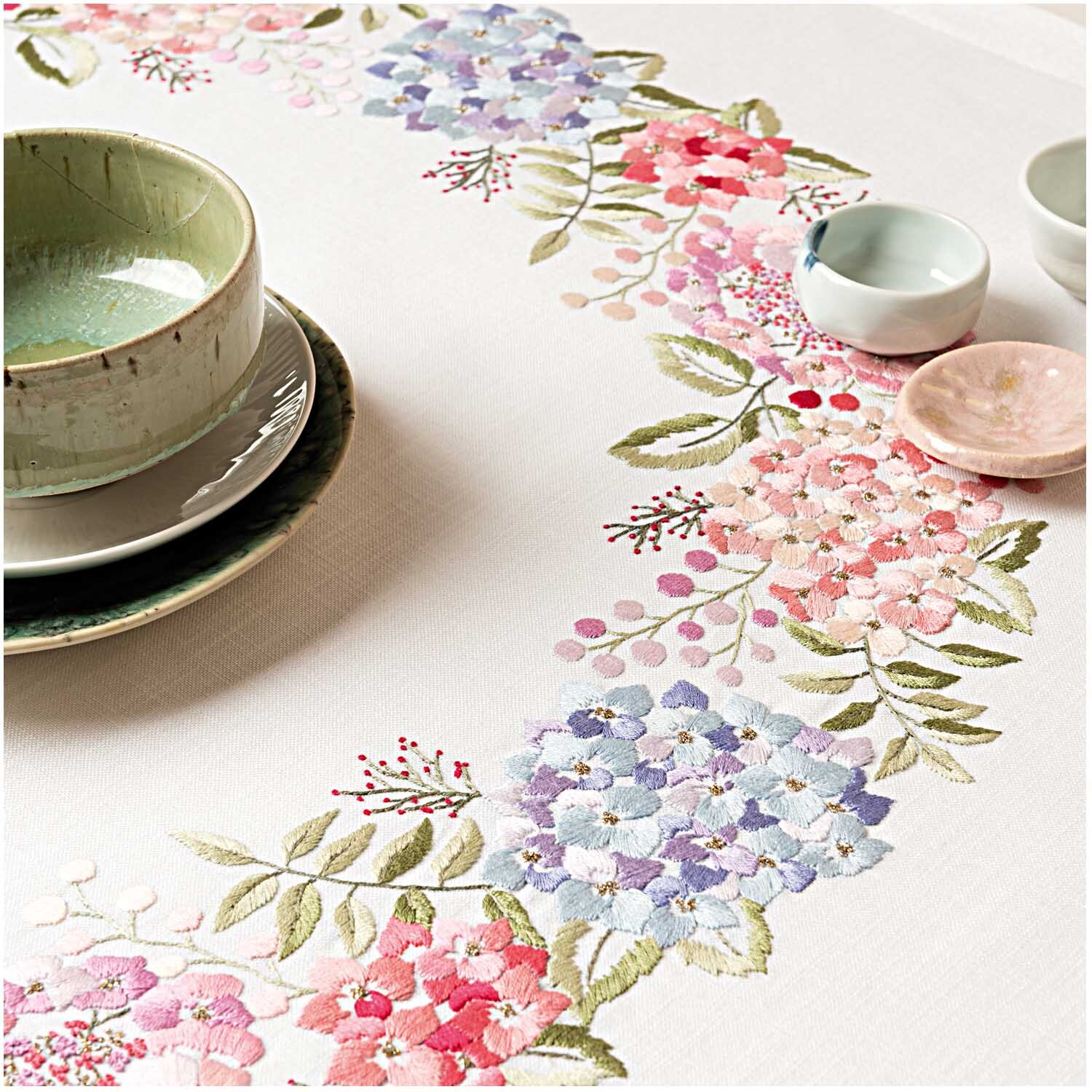 Rico Design Stickpackung Tischdecke Hortensien 90x90cm