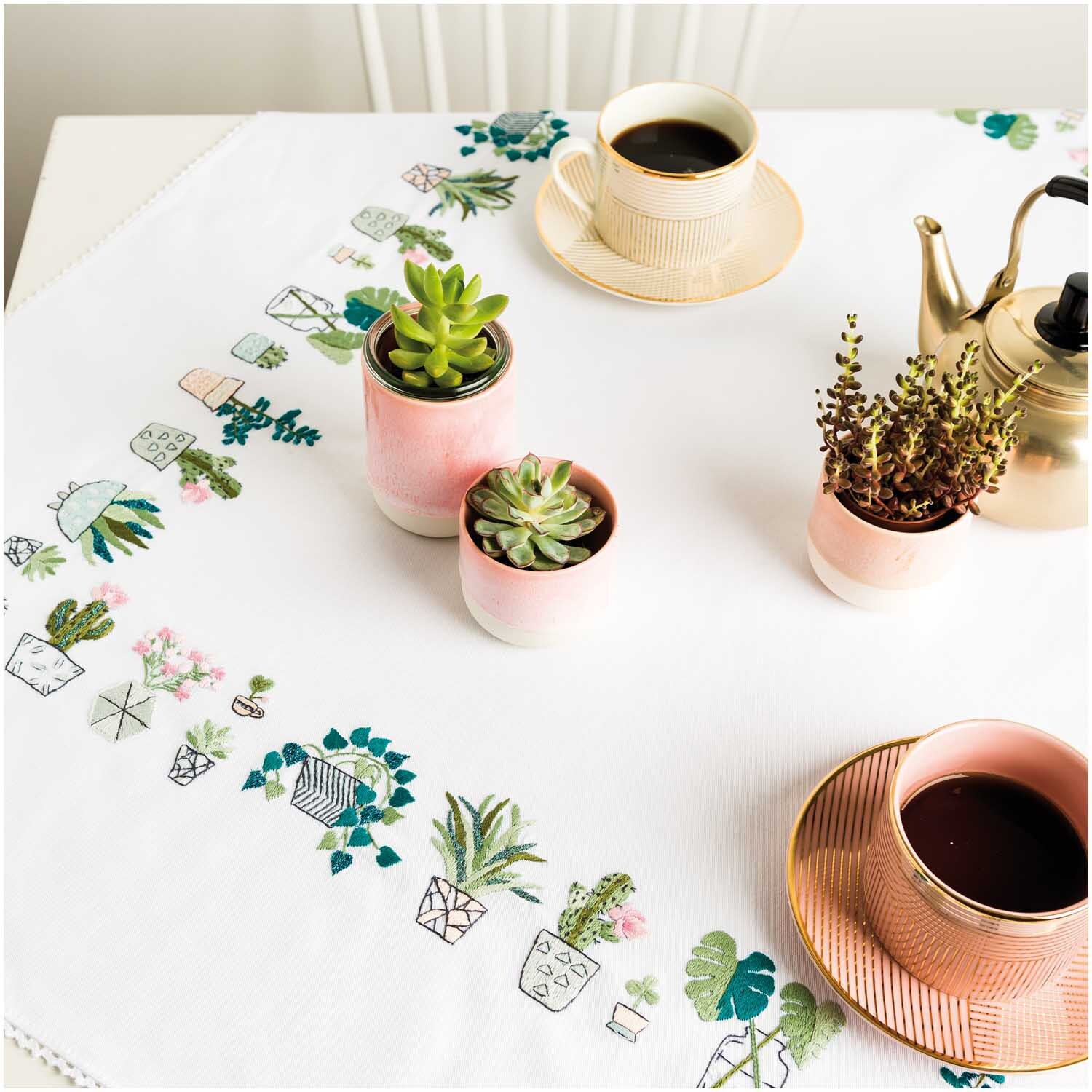 Rico Design Stickpackung Tischdecke Kakteen 95x95cm