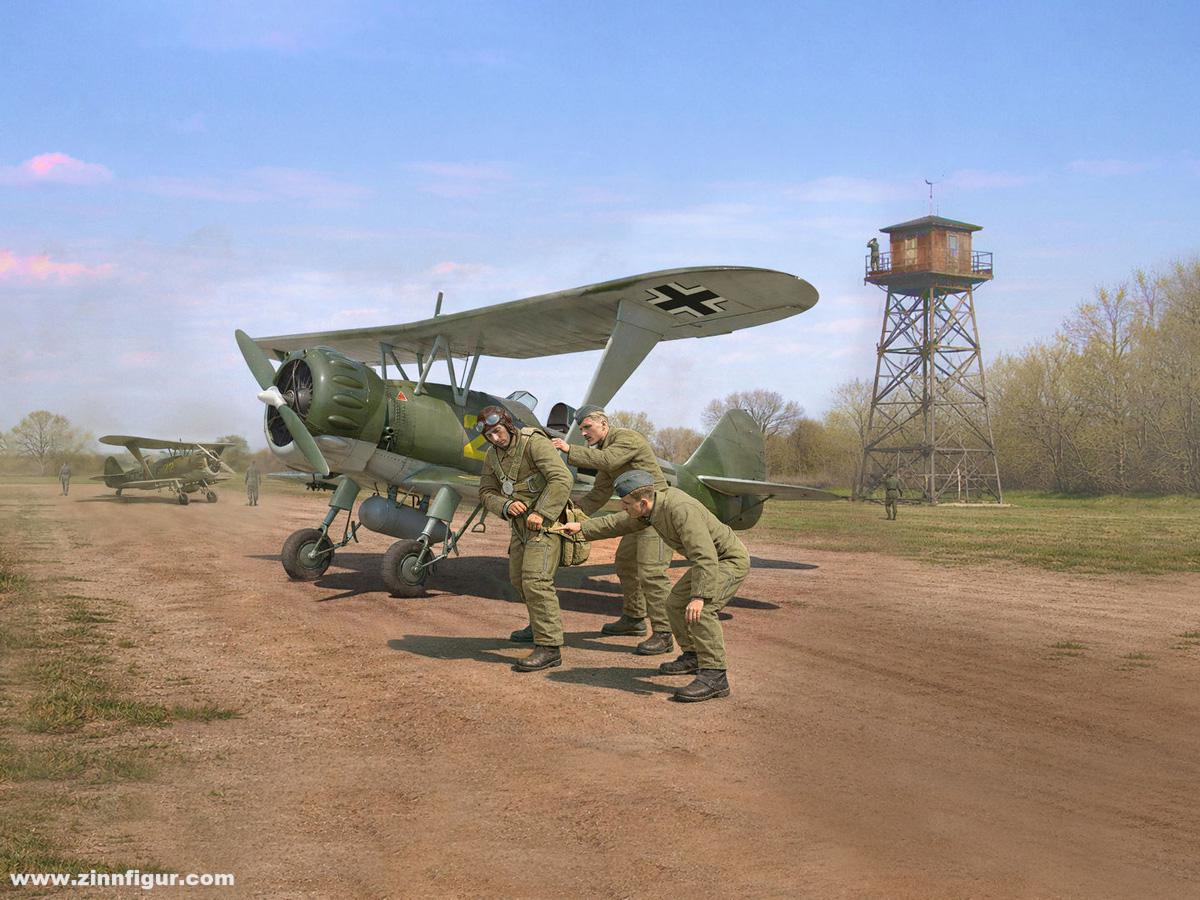 ICM Hs 123A spät mit Figuren 'Luftwaffe Pilotenschule'