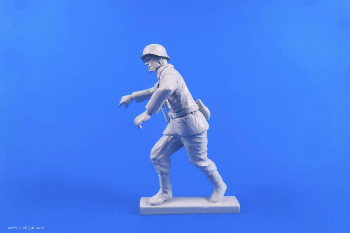 CMK Deutscher Soldat - Motorrad schiebend