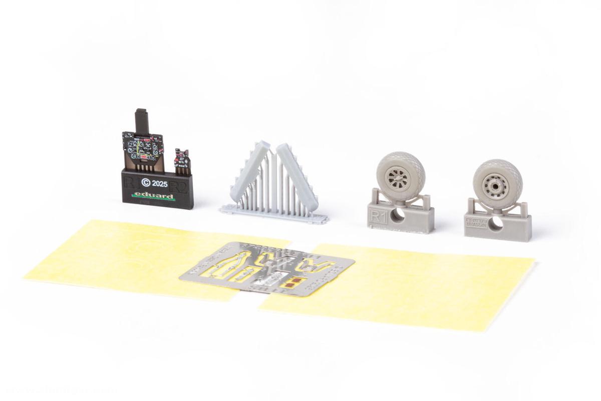 Eduard P-51D Auspuff mit Verkleidung - LööK+