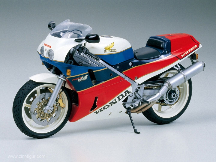 Tamiya Honda VFR 750 R