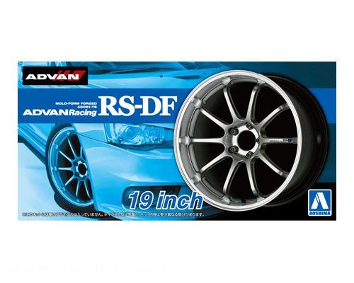 Aoshima ADVANRacing RS-DF 19 Inch Felgen