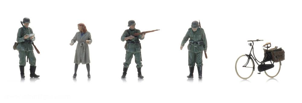 Artitec WM Kontrolle + Frau mit Fahrrad