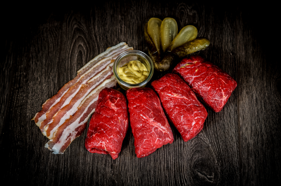 Beste Rinderroulade von Hand gefüllt und gebunden, Oberschale, Simmentaler Rind