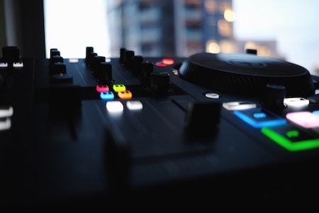 Native Instruments Traktor auf Rechnung bestellen